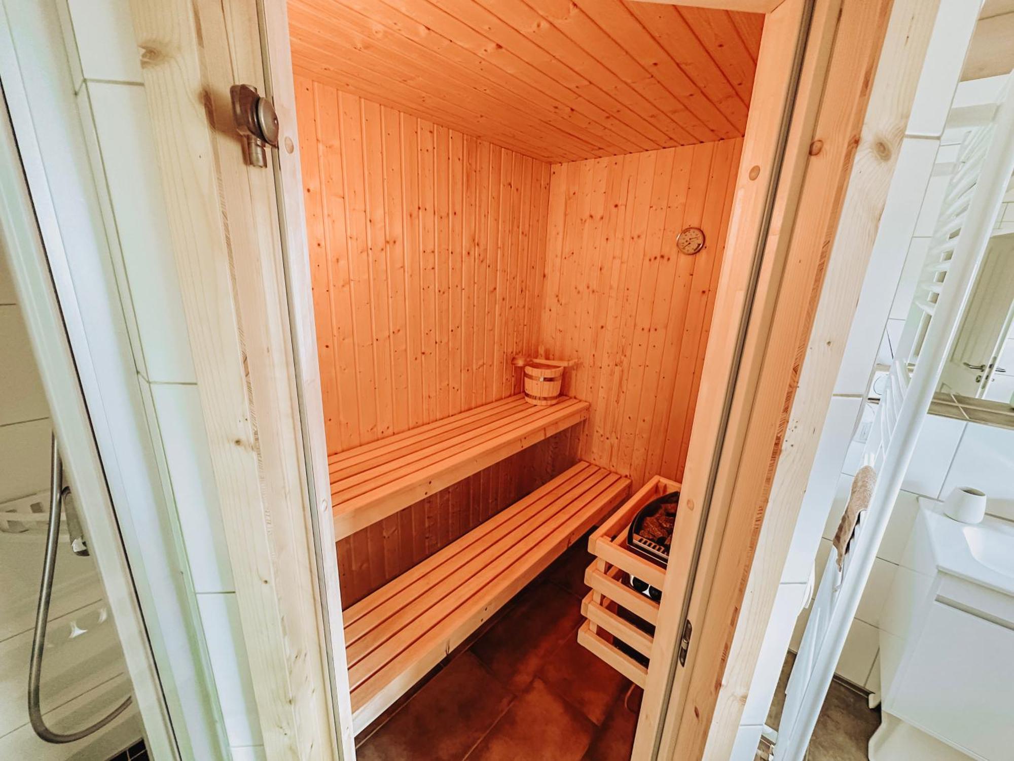 Malerisch Am See Mit Kamin, Sauna & Whirlpool ノルトホルン エクステリア 写真